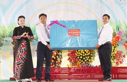Chủ tịch Quốc hội dự Lễ khai giảng năm học mới tại huyện Tháp Mười, tỉnh Đồng Tháp