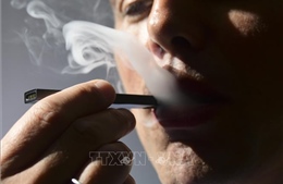Trên 800 người bị tổn thương phổi, 12 người tử vong do hút thuốc lá điện tử