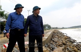 Bộ trưởng Nguyễn Xuân Cường kiểm tra công tác phòng chống bão số 6 tại Quảng Ngãi