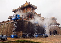 Sử dụng công nghệ hơi nước nóng làm sạch di tích cổng Ngọ Môn, Đại nội Huế 