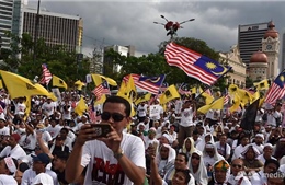 Biểu tình lớn ở trung tâm Kuala Lumpur, cảnh báo cho cổ động viên Việt Nam