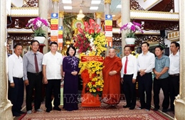 Phó Chủ tịch nước chúc mừng các cơ sở phật giáo nhân Lễ Phật đản