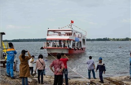 Hạ thủy tàu du lịch vỏ thép đầu tiên tại Quảng Nam
