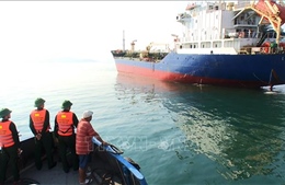 Thừa Thiên - Huế: Tiếp nhận 9 thuyền viên gặp nạn trên biển
