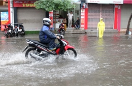 Đêm 1/5, nhiều khu vực trong cả nước khả năng xảy ra lốc, sét, mưa đá