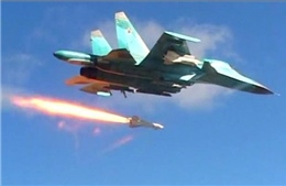 Không quân Nga dồn dập không kích Idlib, Syria giữa trời tối