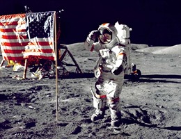 NASA lùi thời điểm đưa người trở lại Mặt trăng sau nửa thế kỷ