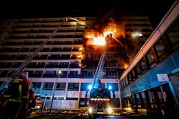 Ít nhất 9 người thương vong trong vụ cháy bệnh viện tại Paris 