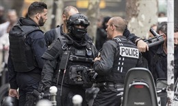 Nghi đối tượng trang bị súng và bom bắt một số con tin tại trường đại học ở Pháp