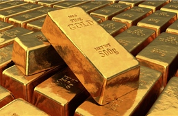 Giá vàng thế giới lần đầu tiên vượt mốc 1.800 USD/ounce kể từ năm 2011