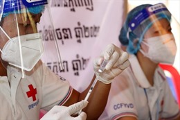 COVID-19 tại ASEAN ngày 14/7: Campuchia ngừng nhập cảnh một số đối tượng công dân Việt Nam; Myanmar ca tử vong tăng vọt