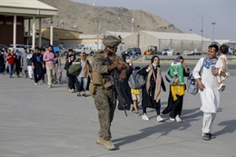  Nghi IS tái xuất, Mỹ và Anh khuyến cáo công dân tránh xa sân bay Kabul