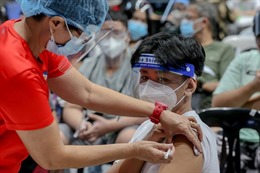 COVID-19 tại ASEAN hết 5/11: Toàn khối 500 ca tử vong; ​Indonesia và Singapore lập hành lang du lịch cho khách đã tiêm chủng