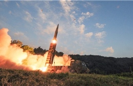 Quân đội Mỹ và Hàn Quốc diễn tập &#39;Voi đi bộ&#39;, phóng tên lửa để đáp trả vụ Triều Tiên thử tên lửa đạn đạo