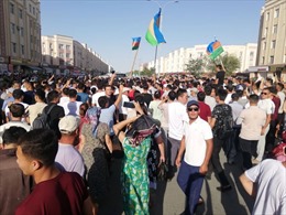 Uzbekistan ban bố tình trạng khẩn cấp sau khi biểu tình phản đối sửa Hiến pháp biến thành bạo lực