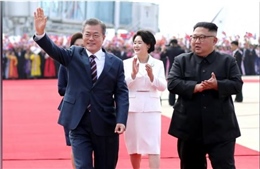 Tổng thống Moon Jae-in trở thành lãnh đạo nước ngoài đầu tiên bước vào Trụ sở Trung ương Đảng Lao động Triều Tiên