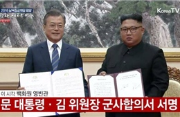 Lãnh đạo hai miền Triều Tiên ký Tuyên bố chung và chứng kiến lễ ký hiệp ước quân sự