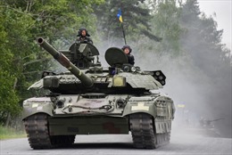 Tổng thống Ukraine tuyên bố đang bên miệng hố chiến tranh tổng lực với Nga
