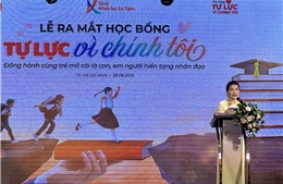 Ra mắt học bổng &#39;Tự lực vì chính tôi&#39; 