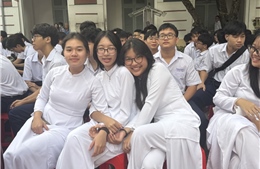 TP Hồ Chí Minh: Học sinh đầu, cuối cấp tựu trường từ 17/8