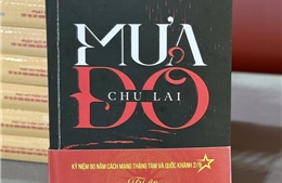 Tiểu thuyết Mưa đỏ &#39;cháy hàng&#39; cùng sức nóng từ phim điện ảnh