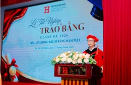 HIU trao bằng cho khóa Bác sĩ Y khoa đầu tiên