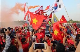Trận Việt Nam-Malaysia: Khán giả vào sân phải qua cổng từ an ninh