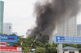 Khống chế đám cháy gần trụ sở Liên đoàn Bóng đá Việt Nam