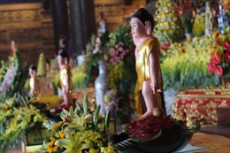 Nghi lễ tắm Phật Đại lễ Phật đản Vesak 2019