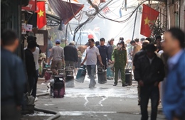 Cháy xe chở gas lan sang nhà dân ở phố Bùi Ngọc Dương