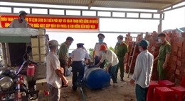 Cảnh sát biển hỗ trợ nước ngọt cho nhân dân Bến Tre