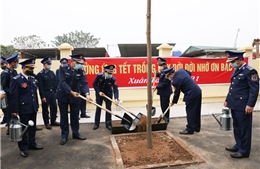 Cảnh sát biển hưởng ứng ‘Tết trồng cây đời đời nhớ ơn Bác Hồ’ 