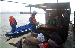 Cảnh sát biển tạm giữ 20.000 lít dầu DO không rõ nguồn gốc