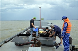 Cảnh sát biển tạm giữ 30.000 kg dầu FO không rõ nguồn gốc