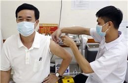 Đẩy nhanh tiến độ vận chuyển vaccine phòng COVID-19