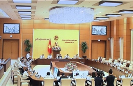 Khai mạc phiên họp thứ 13 của Ủy ban Thường vụ Quốc hội
