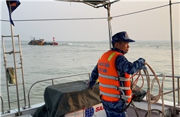 BTL Vùng Cảnh sát biển 1 hỗ trợ, cứu giúp tàu cá bị chìm tại vùng biển Cửa Lò