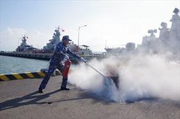 Vùng 2 Hải quân hội thao thực hành phòng chống cháy nổ và thủy nghiệp cơ bản 