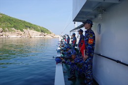 Trung đoàn 196 Hải quân kiểm tra bắn đạn thật trên biển