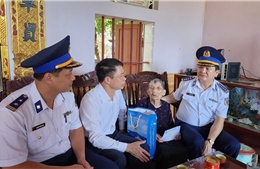 Hải đoàn 11 Cảnh sát biển đồng hành với ngư dân Thái Bình