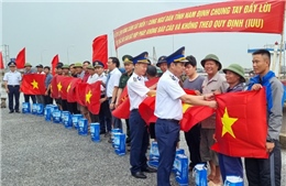 Vùng Cảnh sát biển 1 đồng hành với ngư dân Nam Định