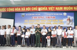 Khám và cấp thuốc miễn phí cho gần 100 ngư dân Ninh Thuận