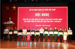 Trao thưởng thành tích tuyên truyền 25 năm Ngày Truyền thống Cảnh sát biển Việt Nam