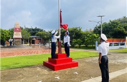 Cán bộ, chiến sĩ Trường Sa và Nhà giàn DK1 làm lễ treo cờ rủ Quốc tang Tổng Bí thư Nguyễn Phú Trọng