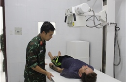 Quân y đảo Song Tử Tây cấp cứu ngư dân Bình Thuận bị giảm áp cấp tính 