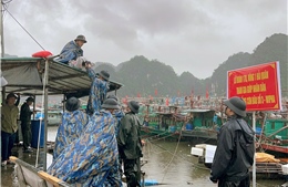 Vùng 1 Hải quân tham gia giúp dân phòng chống bão số 3