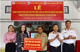 Vùng 5 Hải quân tri ân người có công và gia đình chính sách