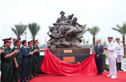 Bộ Quốc phòng tổ chức Lễ gắn biển các cụm tượng tri ân chuyên gia quân sự nước ngoài