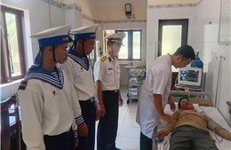 Đảo Trường Sa cấp cứu ngư dân bị đột quỵ não