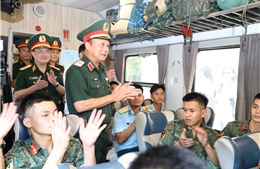 Bộ Quốc phòng tiễn đoàn diễu binh, diễu hành A80 trở về đơn vị công tác
